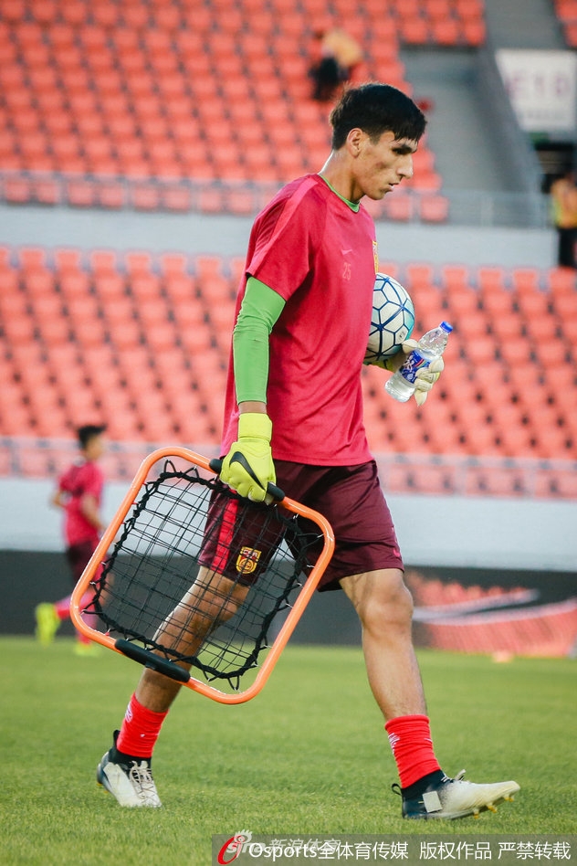 清晨底特律活塞备战欧篮联；回应争议细节曝光；引发热议；训练强度明显提升的简单介绍